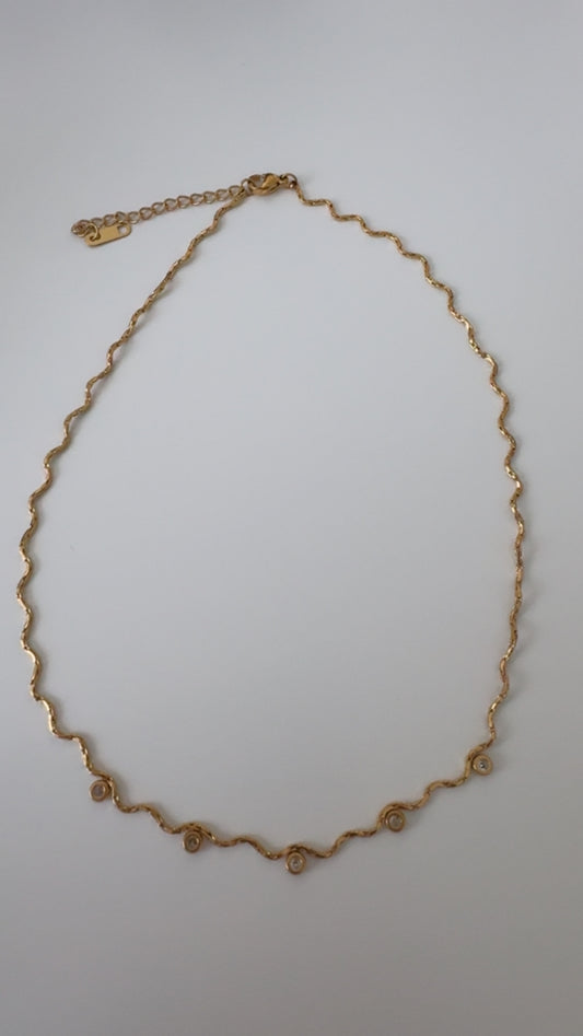 Onda shine gold necklace
