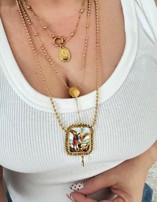 Escapularios llenitos de fe