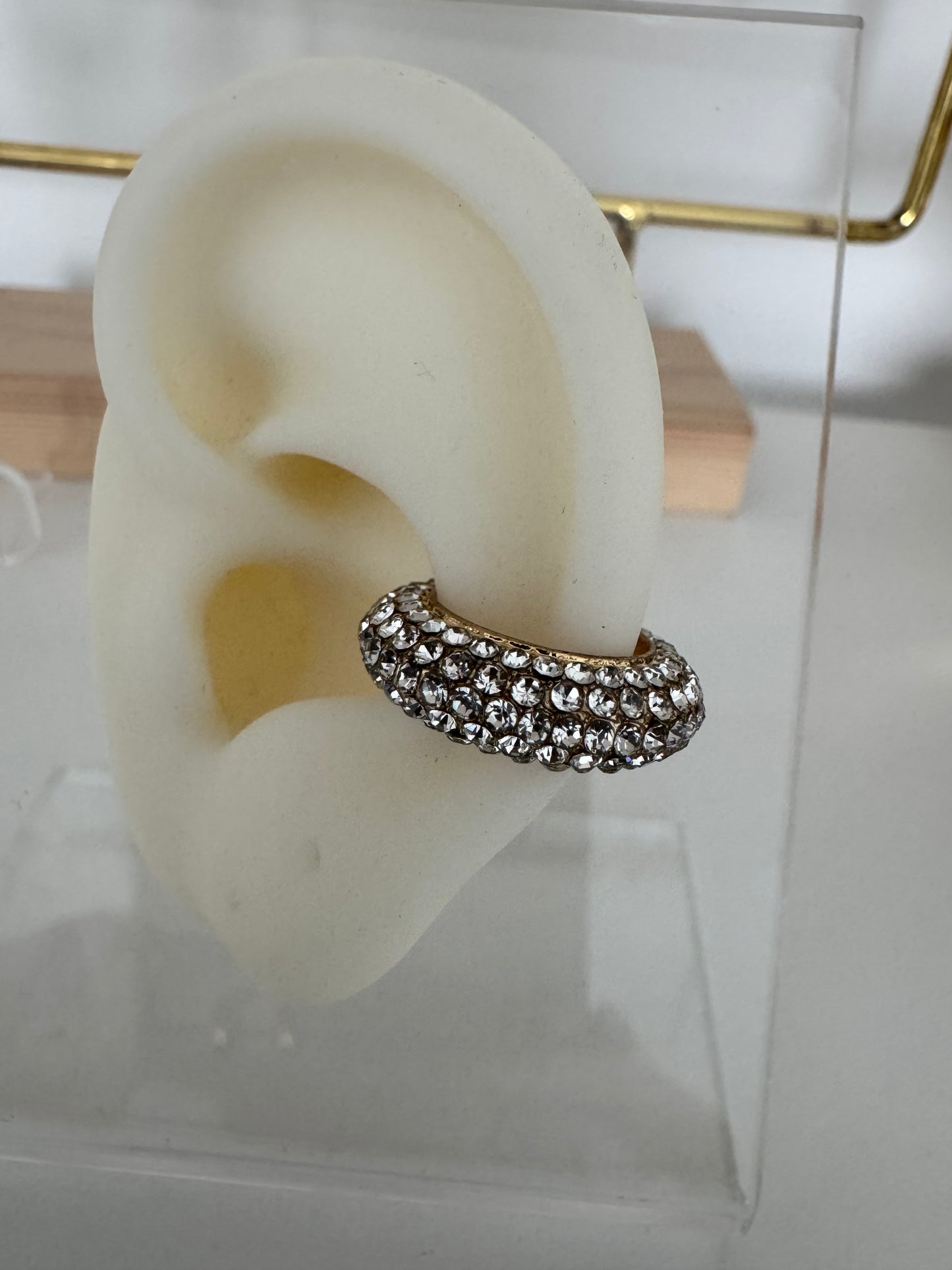 Ear cuff